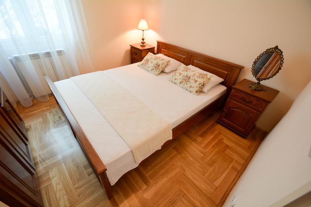 Apartments Jovanovic Cattaro Esterno foto