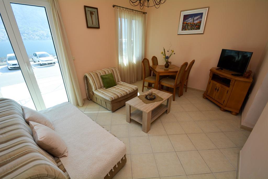 Apartments Jovanovic Cattaro Esterno foto