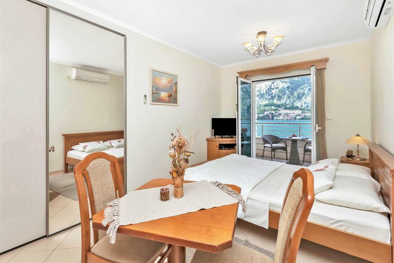 Apartments Jovanovic Cattaro Esterno foto